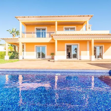 Villa Cardona - South Facing Private Pool *