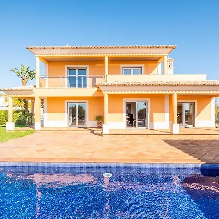Cardona - South Facing Private Pool